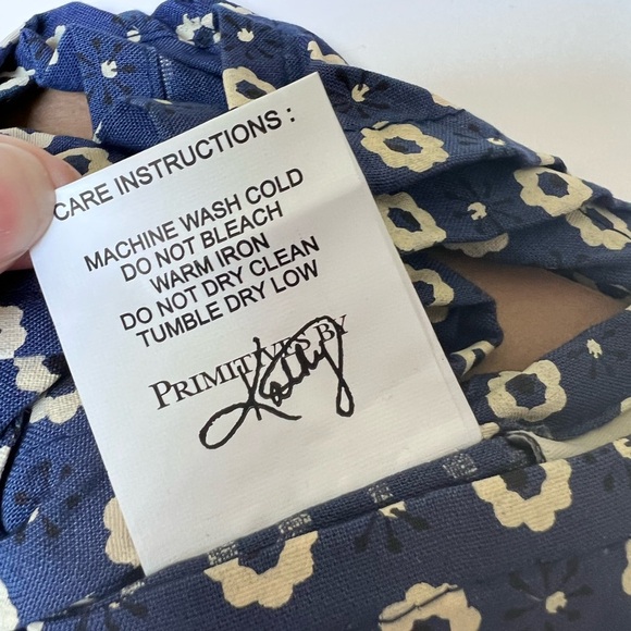 ‘Rescued with Love’ dog bandana. Fits up to 28”. - Picture 5 of 6